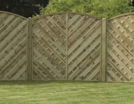 Criss cross wooden garden fence fitted by Top Drawer Construction Woking Weybridge Surrey